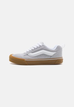 KNU SKOOL UNISEX - Zapatillas skate - punk pastel lunar rock