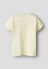 Name it BFVUBIE - Camiseta estampada - pastel yellow