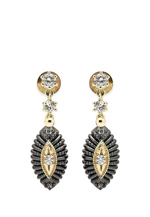 Boucles d’oreilles pendantes or et noir avec des pierres précieuses claires rondes et en forme d’étoile, présentant un design ovale côtelé et des pierres centrales scintillantes.