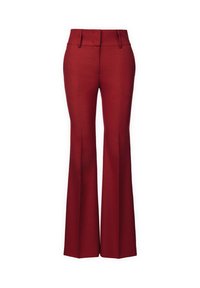 Czerwone spodnie dzwony o dopasowanym kroju, z wysokim stanem i gładką teksturą materiału. Posiadają płaski przód oraz kieszenie boczne.