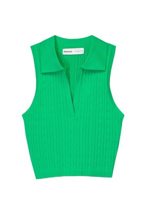 Top verde tricotat sans sleeves, cu guler, având un model de tricotaj cu cabluri și un decolteu adânc în V. Textură netedă și stil ajustat.