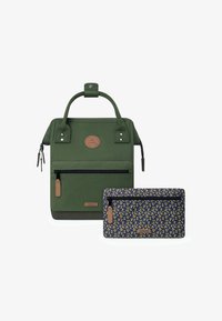 Unselected, seoul green