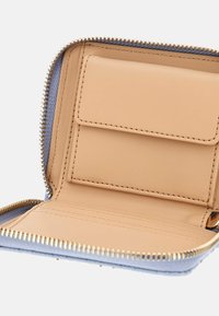 Guess Monedero - himmelblau