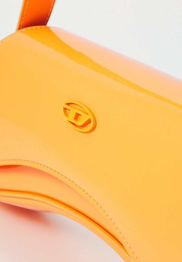 PLAY CROSSBODY - Handbag - orange peel4