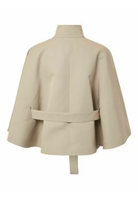 Cappotto mantella beige con colletto alto, maniche larghe e cintura abbinata sulla parte bassa della schiena, esposto su sfondo bianco.