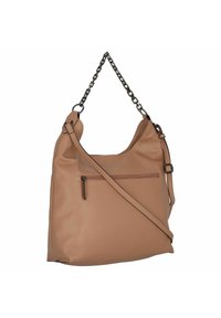 Tasche aus braunem Leder mit strukturierter Oberfläche, einer Frontreißverschluss-Tasche und einem Kettenglied-Trageriemen. Verfügt über einen verstellbaren Schultergurt.