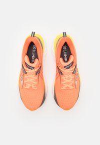 Saucony TRIUMPH 22 - Scarpe da corsa su strada - spice/canary