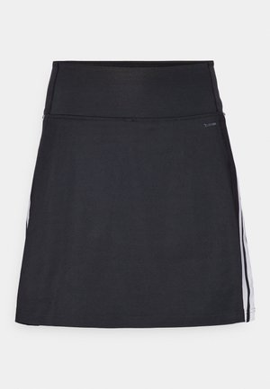 Skort atlético preto com uma cintura larga, feito de tecido elástico. Apresenta riscas laterais brancas e um acabamento liso e sem costuras.