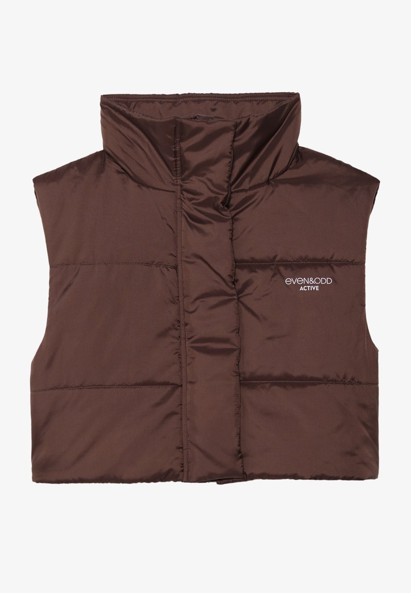 Brun polstret ærmeløs vest med høj krave, der har lynlås fortil og indsyet logo-detail på venstre side. Glat, blank overflade.