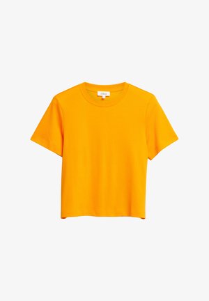 Jaskrawy pomarańczowy krótki T-shirt z krótkim rękawem i okrągłym dekoltem, przedstawiony na białym tle.