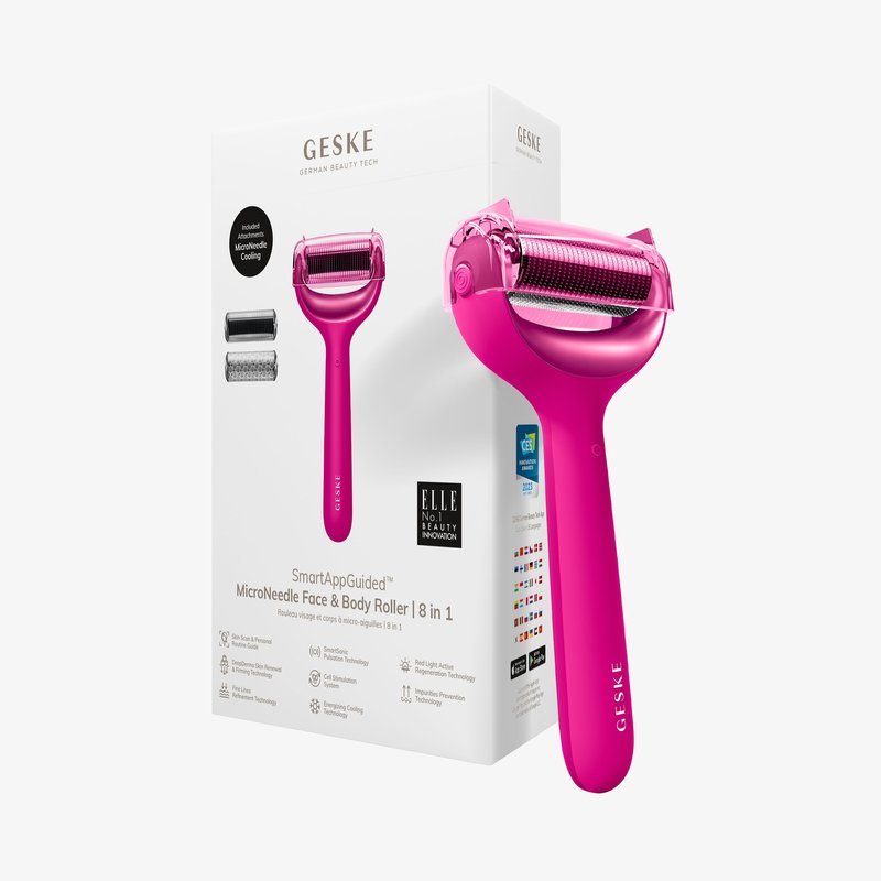 Mikronålans ansikts- och kroppsrulle i klarr rosa plast med ribbat rullhuvud. Inkluderar kylsats. Förpackningen har text och logotyper.