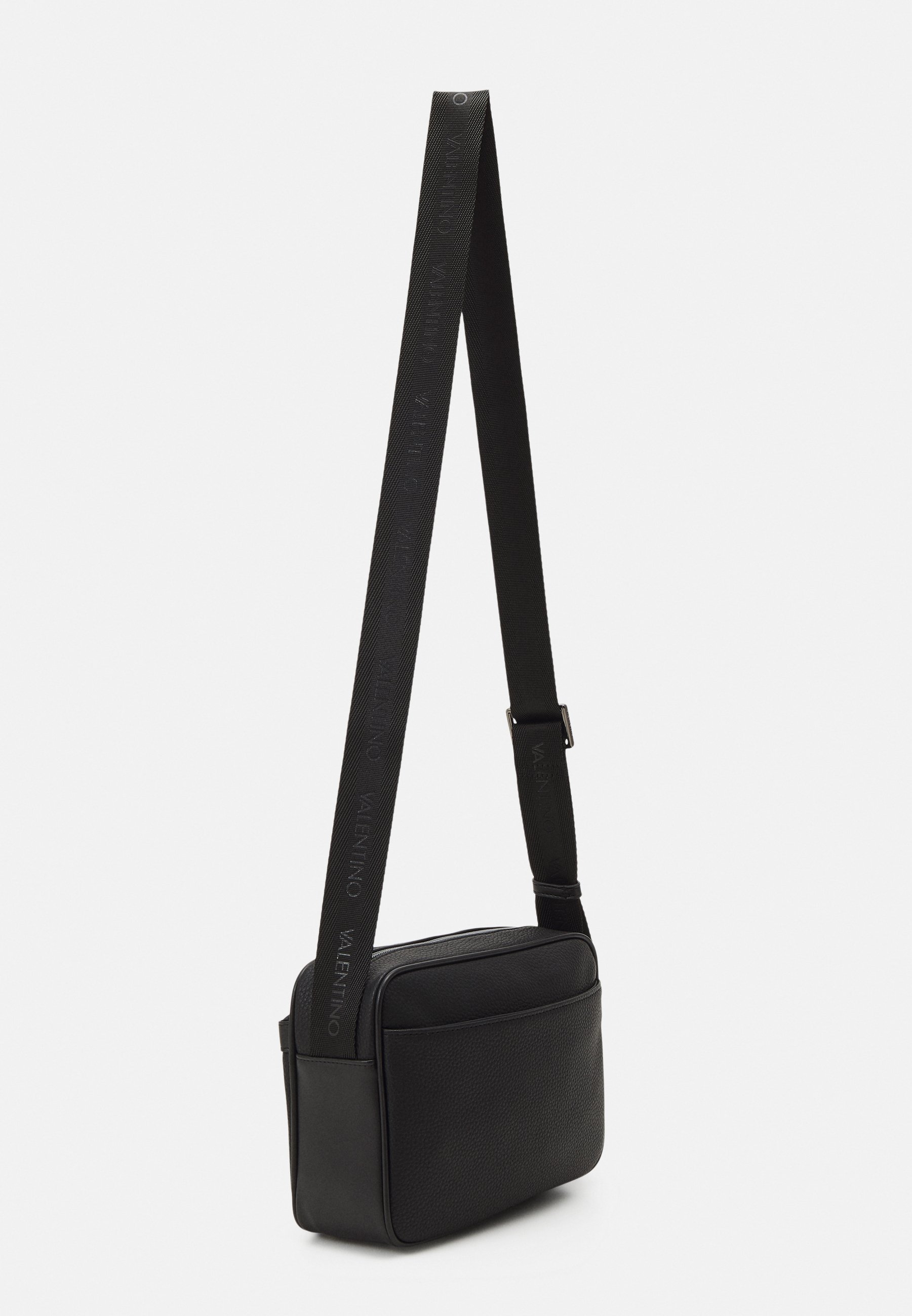 Valentino Bags｜EFEO 黒バッグ クロスボディショルダーバック VALENTINO-Umhaengetasche-Efeo-