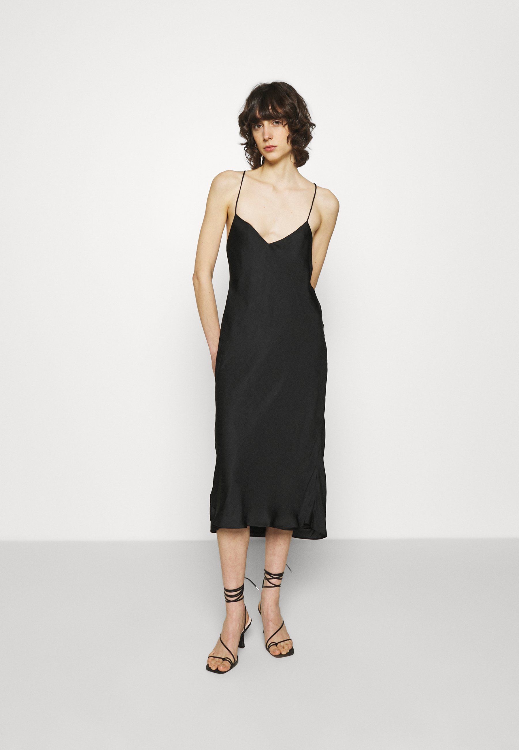 Banana Republic Strappy Bias Midi Slip Koktejlove Saty Na Party Black Cerna Zalando Cz 