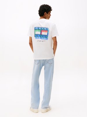 Tommy Jeans FLAG PLAY TEE UNISEX - Tricou cu imprimeu - ecru