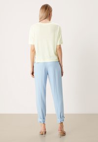 s.Oliver BLACK LABEL Základné tričko - light yellow