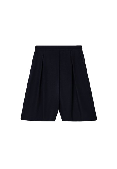 Pantaloncini plissettati blu navy con vita strutturata, tasche laterali e tessuto liscio e texturizzato. Silhouette sartoriale per un look raffinato.