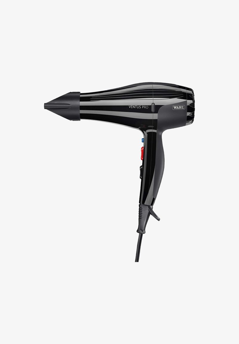 Zwarte föhn met een slank ontwerp, voorzien van knoppen en een concentratormondstuk, weergegeven tegen een effen achtergrond.