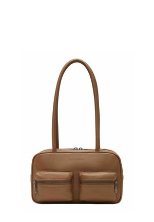 Borsa a tracolla in pelle marrone con due tasche anteriori con zip e manici lunghi e arrotondati, forma rettangolare e discreta stampa del marchio.