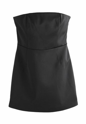 Melna strapless kleita, gluda auduma, pieguloša krūšu daļa, izplesta svārku daļa un sānu šuvju kabatas. Vienkāršs, elegants dizains bez rotājumiem.