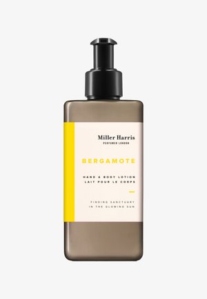 Pumpflasche der Miller Harris Bergamote Hand- und Körperlotion mit beigem und gelbem Etikett, Text auf Englisch und Französisch.