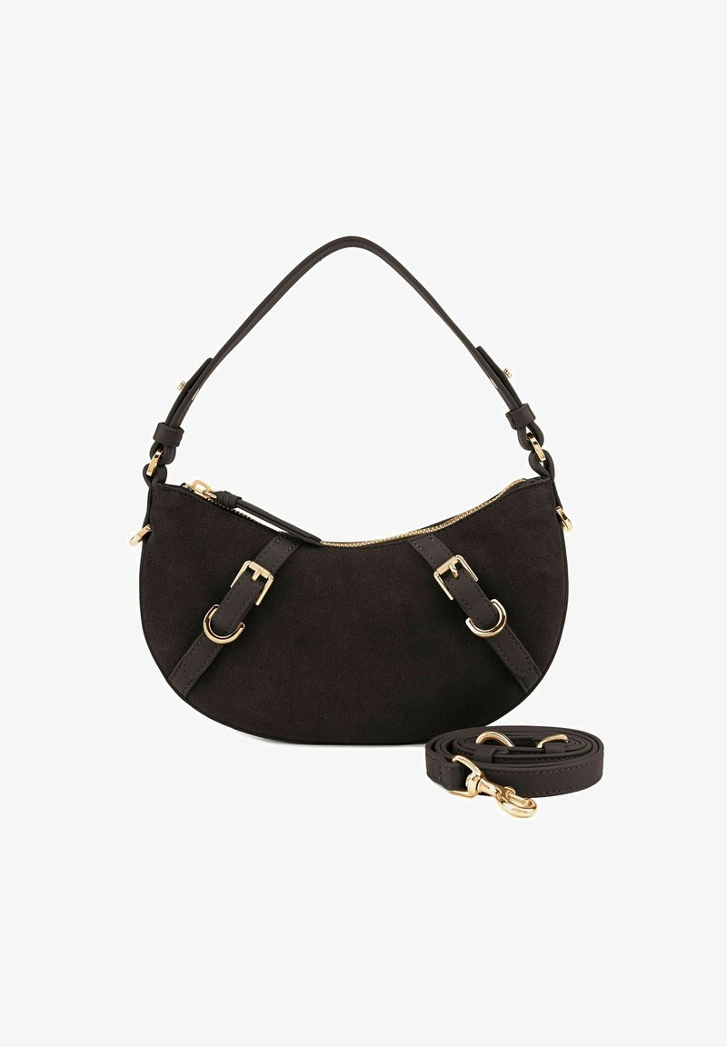 Borsa a tracolla in suede nero con un design curvo, dettagli in metallo dorato, tracolla regolabile e chiusura superiore con zip.