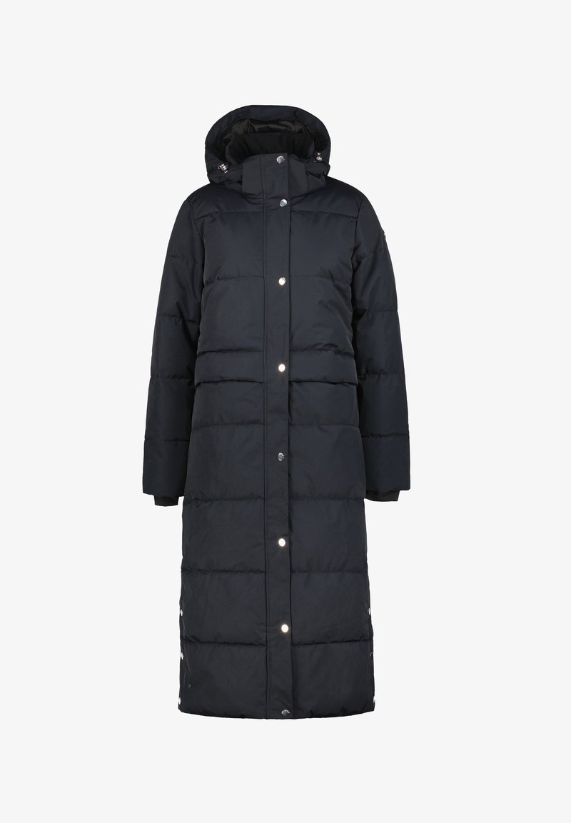 Cappotto lungo nero imbottito con cappuccio, caratterizzato da un design a trapunte, chiusure a bottoni e una silhouette dritta. Il materiale è liscio e sintetico.