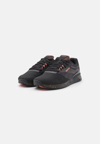 Reebok NANO - Παπούτσι προπόνησης - black/midnight plum/coral
