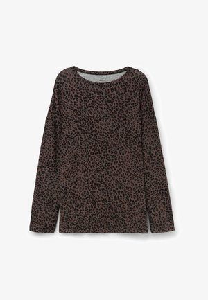 Bruin shirt met lange mouwen en zwart luipaardprintpatroon, ronde halslijn en een losse pasvorm.
