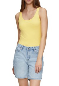 QS Top - gelb