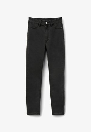 Schwarze Jeans aus Denim mit schlanker Passform, fünf Taschen, Metallknopfverschluss und farblich abgesteppten Nähten. Der Stoff hat eine glatte Textur.