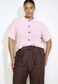 LolaLiza WITH BUTTONS - Adīta jaka - lt pink