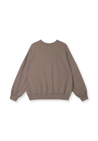Brązowy oversize'owy sweter z okrągłym dekoltem, długimi rękawami w kształcie balonu i ribbami u dołu. Wykonany z miękkiego, elastycznego materiału, o gładkiej fakturze.