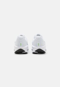 Nike Performance DOWNSHIFTER 13 - Løpesko for vei - white, blue