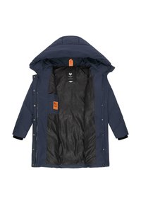 Tumši zils izolēts parka ar kapuci, ar melnu rakstainu oderi, iekšējo kabatu un oranžu etiķeti ap kaklu.
