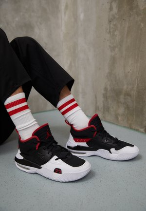 JORDAN STAY LOYAL 2 - Sneakers hoog - black/white/gym red