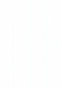 To kvinder sidder på en seng, den ene trøster den anden, som holder en papirlommetørklæde og ser ud til at være oprørt i et blødt oplyst rum.