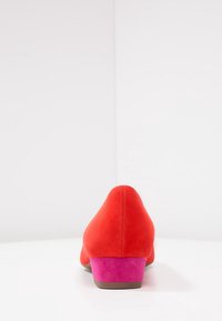 Peter Kaiser Pumps - red