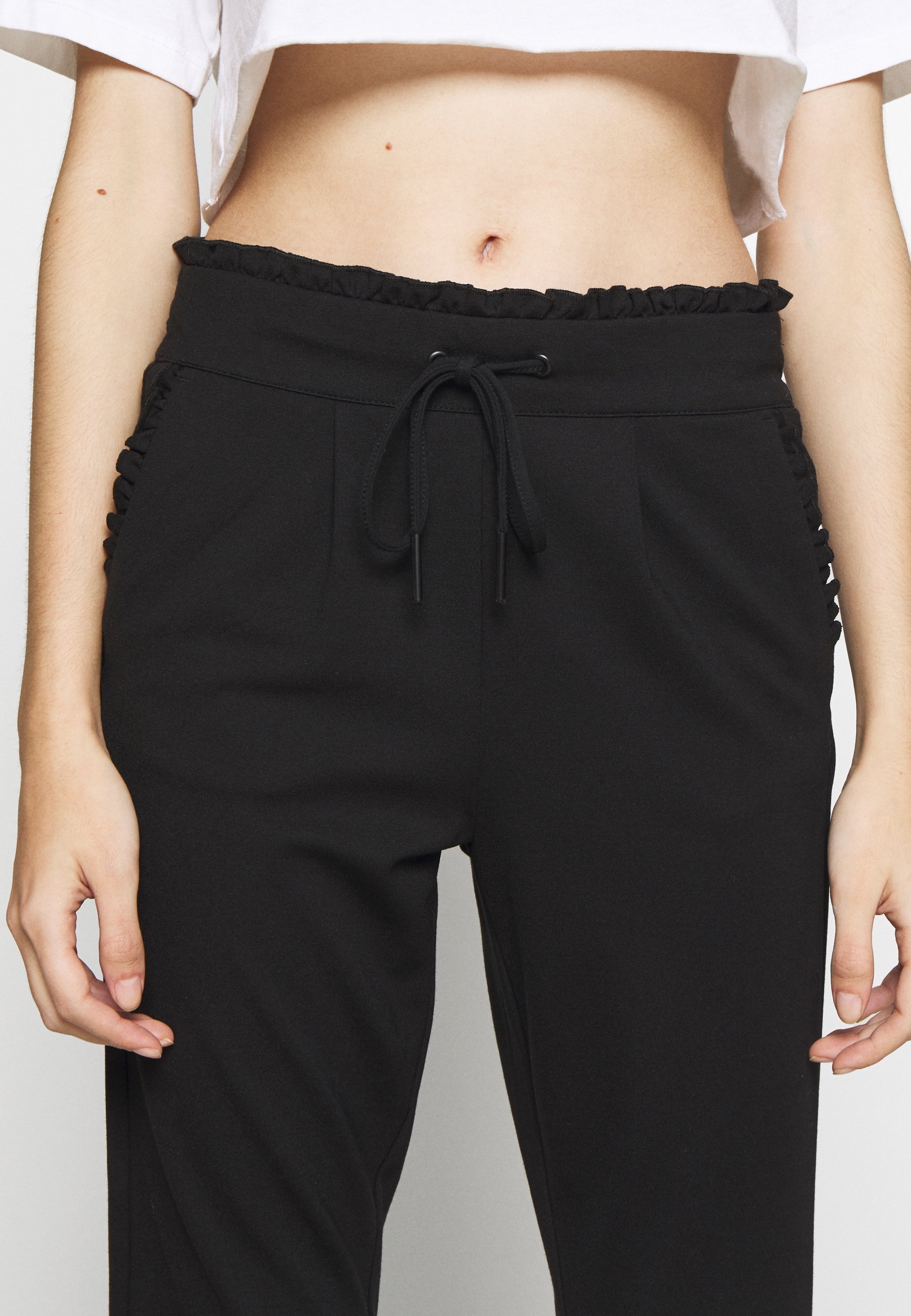 ONLPOPTRASH EASY FRILL PANT Bukse black ONLPOPTRASH EASY FRILL PANT Bukse black