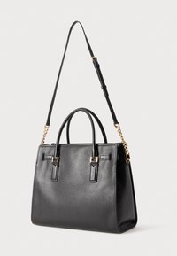 Zwarte leren handtas met dubbele bovenhandvatten en een afneembare schouderriem. Voorzien van goudkleurige hardware en een gestructureerd ontwerp.