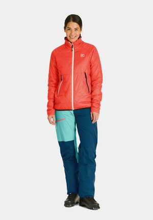 SWISSWOOL PIZ VIAL - Daunenjacke - coral