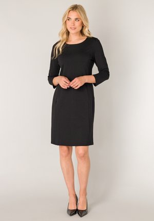 YLONA - Gebreide jurk - black