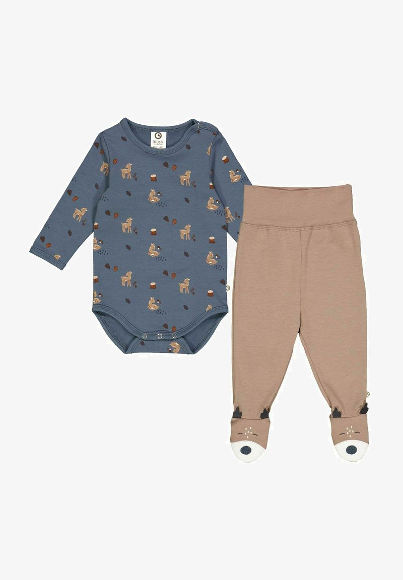Modrý dlouhý rukáv bodysuit s potiskem jelenů a žaludů, doplněný béžovými kalhotami s detaily jelení hlavy na nohou. Jemný bavlněný materiál.