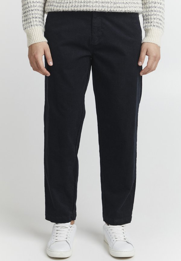 CFPEPE RELAXED FIT LOW CROTCH TAPERED LEG - Trousers