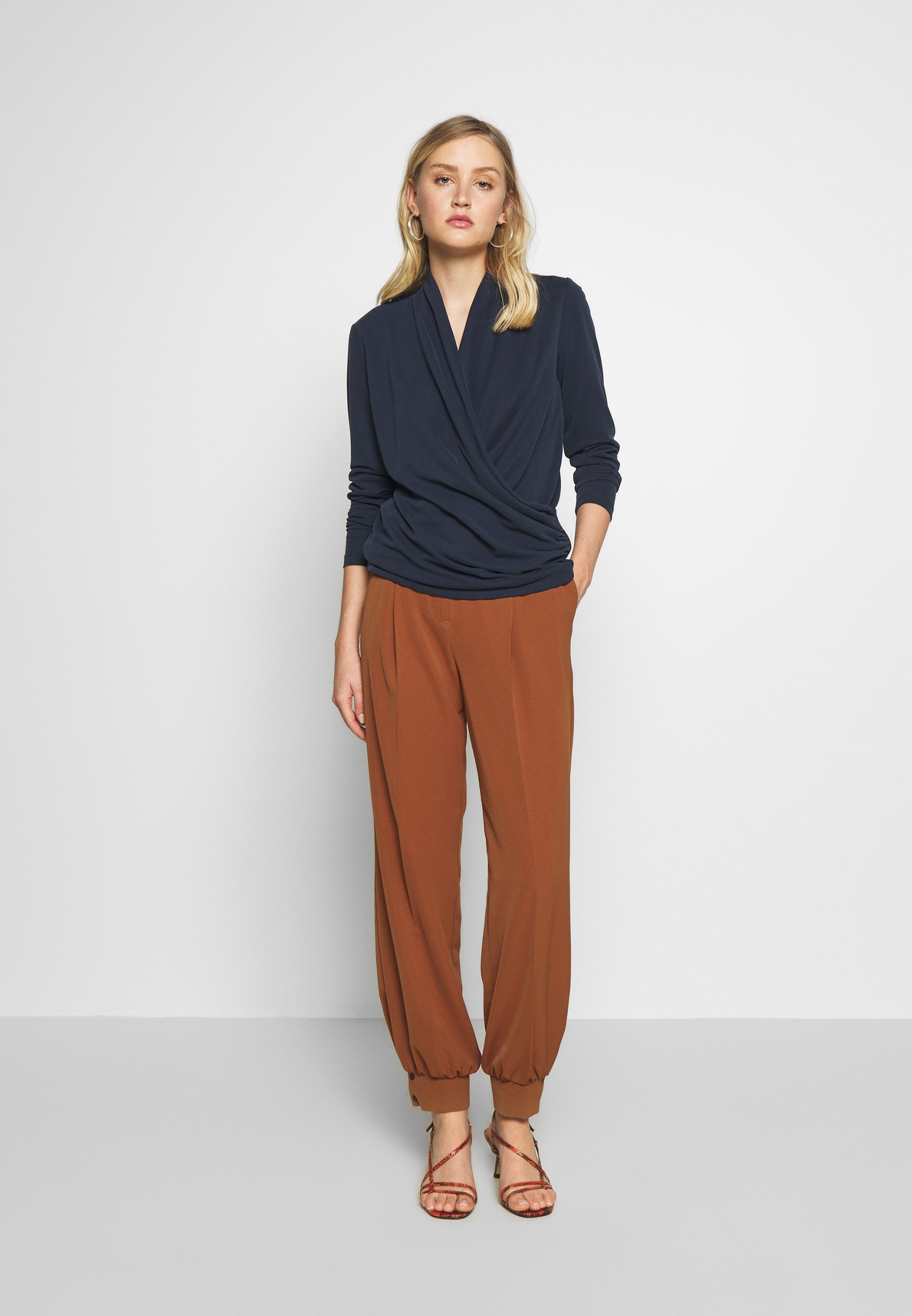 InWear ALANOIW WRAP Topper langermet marine blue Beige AlanoIW Wrap Bluse InWear Bluser - Dameklær er billig