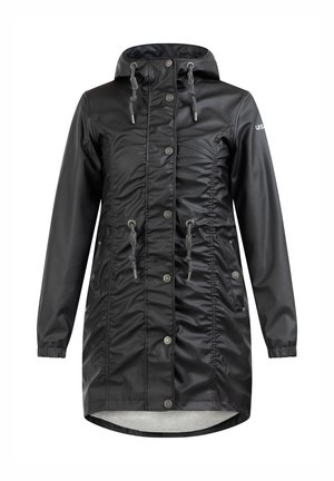 Giacca nera impermeabile con cappuccio, bottoni frontali, cordini e polsini elasticizzati. Texture liscia e lucida con dettagli arricciati.