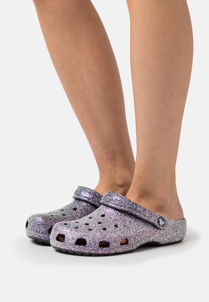 Crocs CLASSIC GLITTER Pantolette flach black/multicoloured