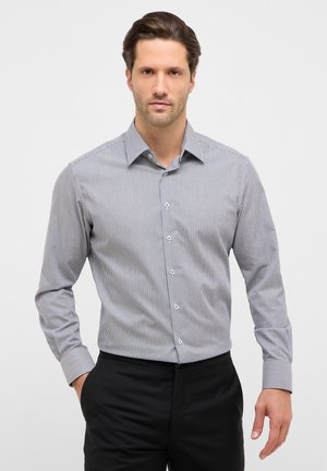 GESTREIFT MODERN FIT - Business skjorter - navy