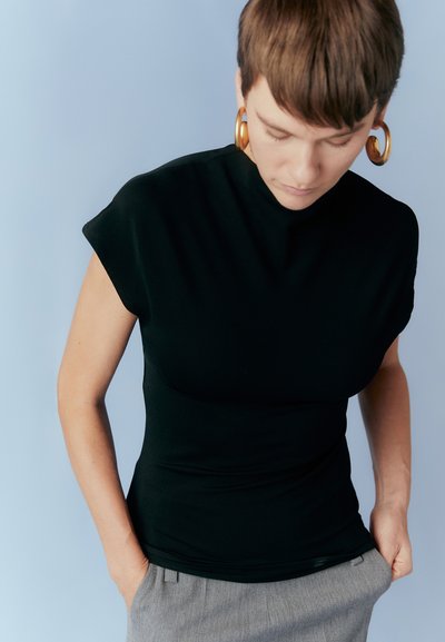 Tiger of Sweden ALITTA - Paprasti marškinėliai - black