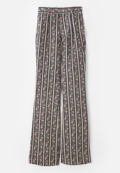 Rozšírené nohavice vyrobené z tmavomodrej látky s vertikálnymi pruhmi kvetinových vzorov v ružovej, žltej a zelenej farbe. Jemná textúra a elastický pás.