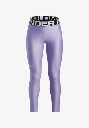 Paarse sportleggings met een zwarte merkaanzet. Gemaakt van soepel, rekbaar materiaal, met een aansluitend ontwerp en zonder zichtbare patronen.